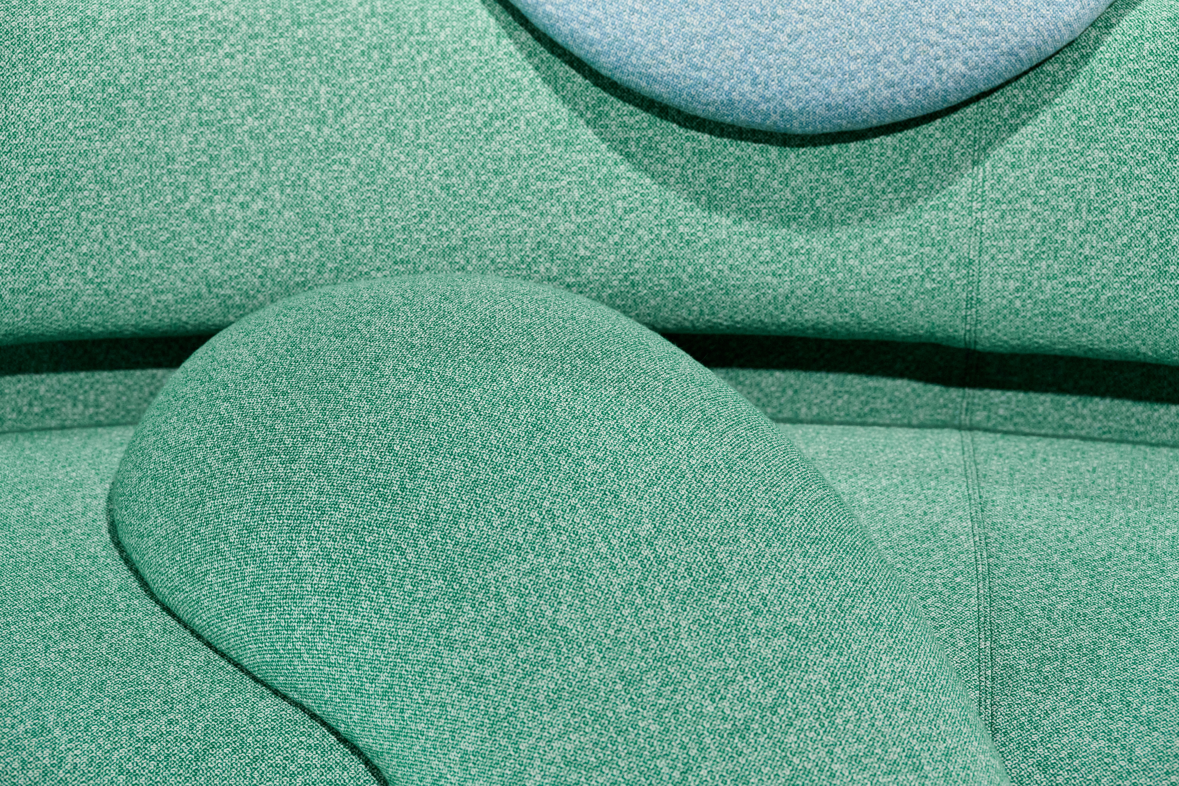 {{ 'Regos by Patricia Urquiola' || ('Labels.Kvadrat.Client.Campaign.NextCampaignPage' | translate) }}