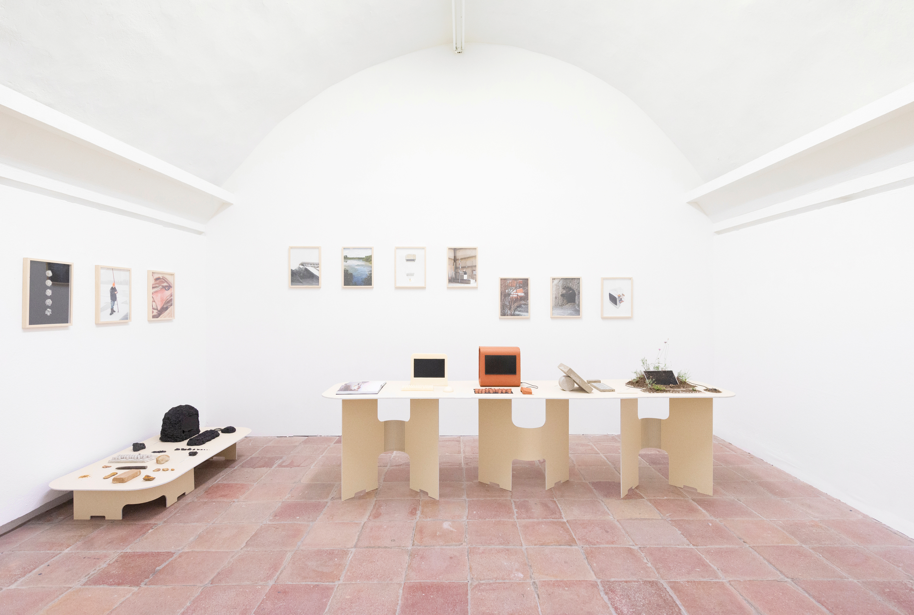 Hyères Pedestals: Flexible and Intricate Display Solution | Kvadrat Really