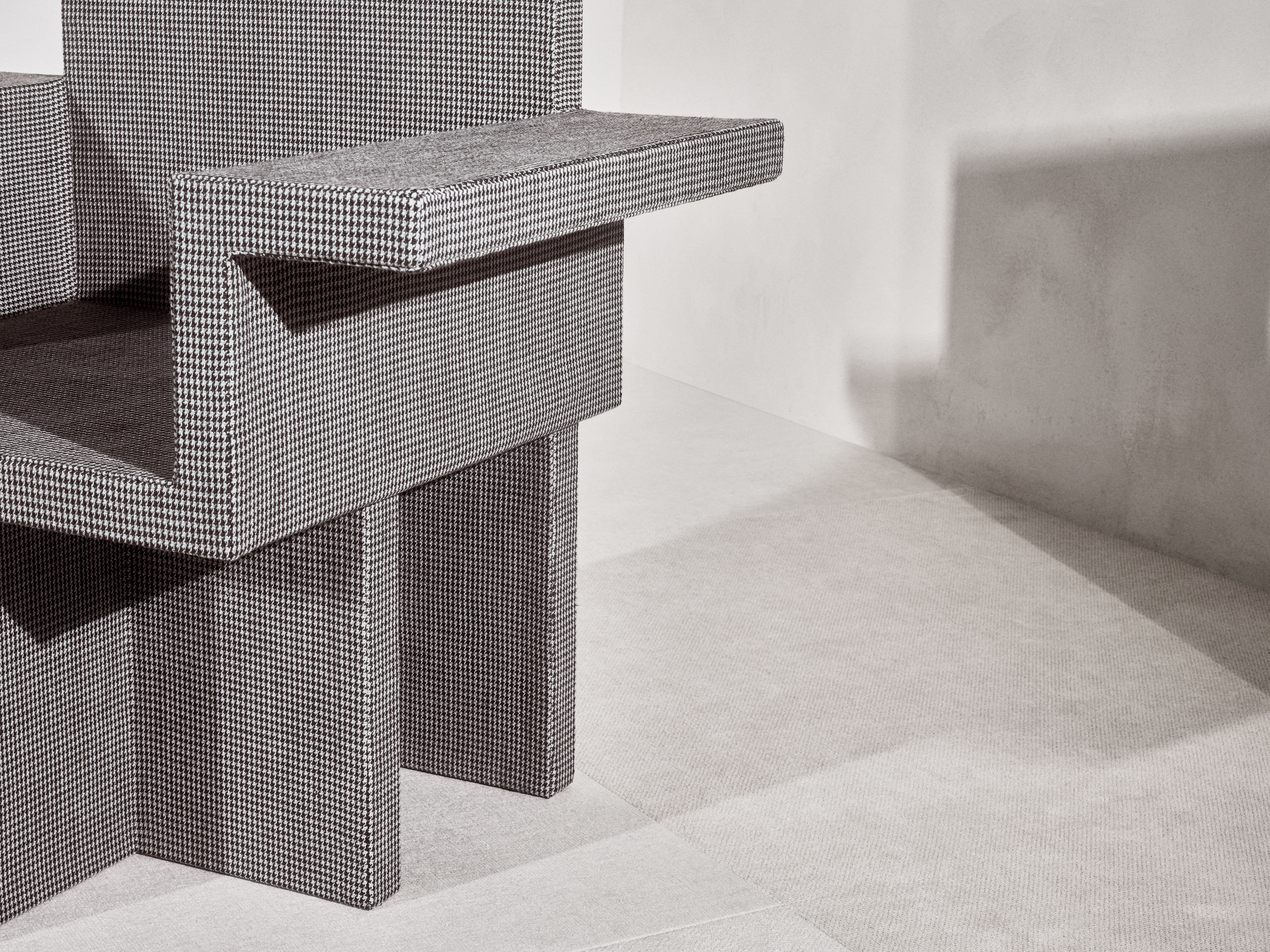 {{ 'Upholstery' || ('Labels.Kvadrat.Client.Campaign.PrevCampaignPage' | translate) }}