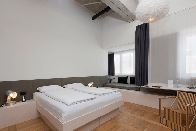 Flushing Meadows Hotel & Bar